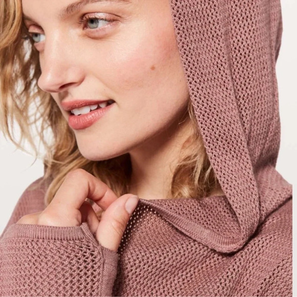 Lululemon Still Movement Wrap
Heathered Quicksand - Picture 3 of 11